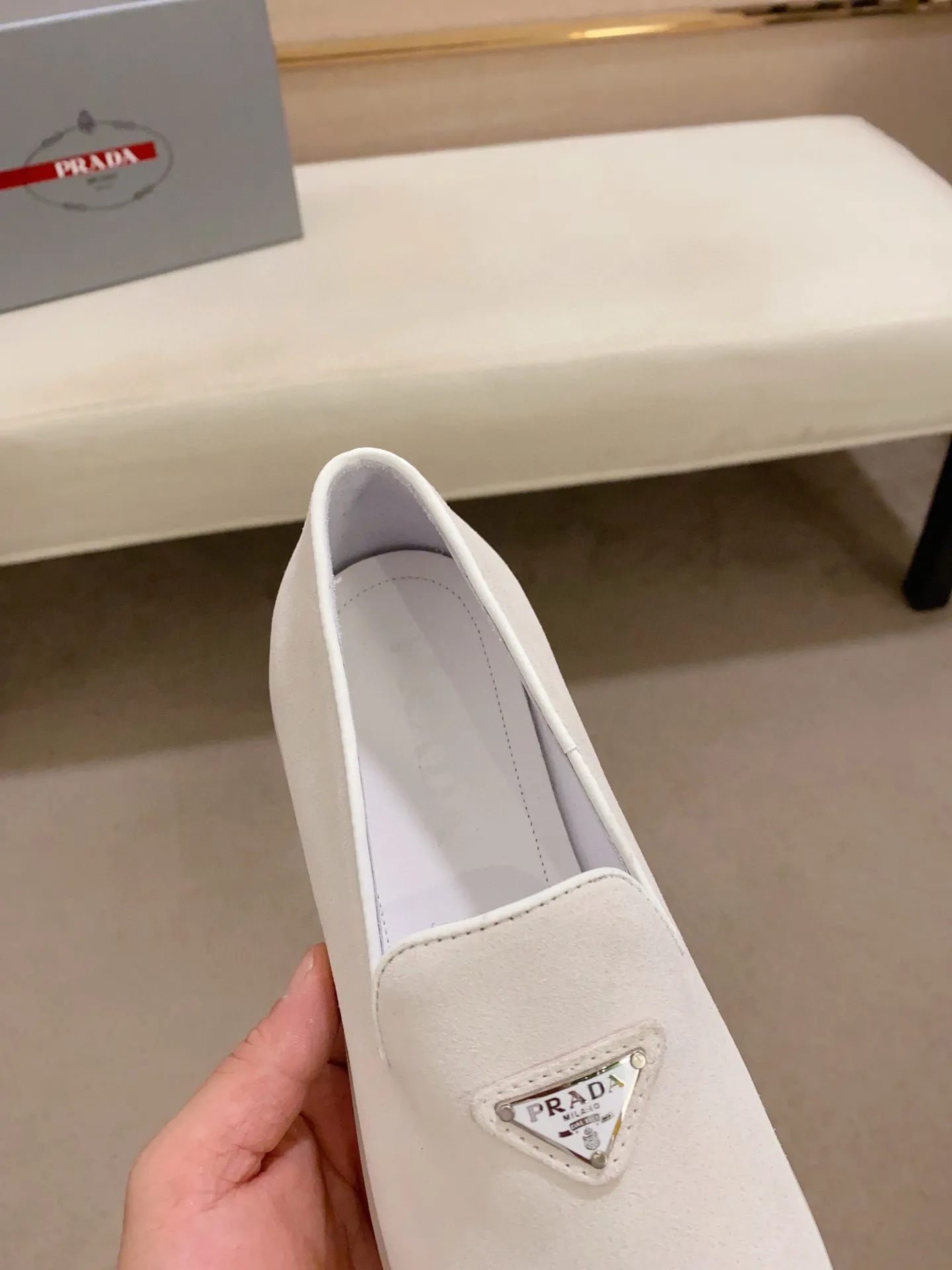 Men's shoes 💰 580💰 ✔️✔️✔️High-quality new PRADA counters are launched at the same time. The new men's shoes and 😘fabrics are selected from high-silk bald cowhide and are made by pure handicrafts. Lining: Full cowhide lining. 👍🏿 High-end ☄️ air-cushion molded anti-slip rubber outsole, exquisite lines, simple and elegant, comfortable and high-end for leisure travel. Code number: 38 to 44 (45 can be customized)